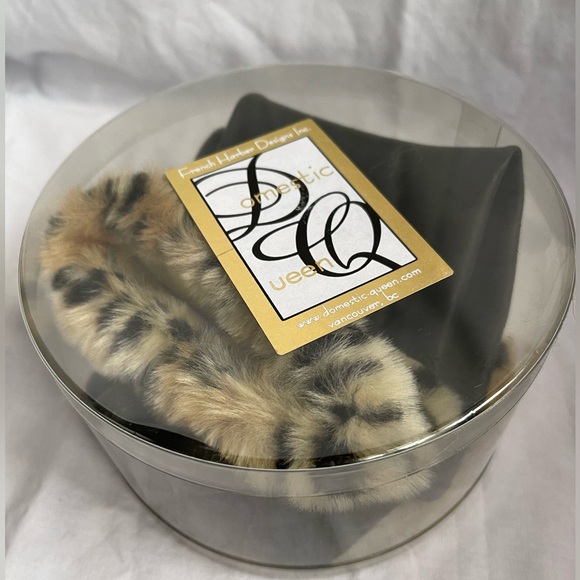 Vintage inspired rubber gloves with faux fur size 7.5 NEW in box - Picture 4 of 5